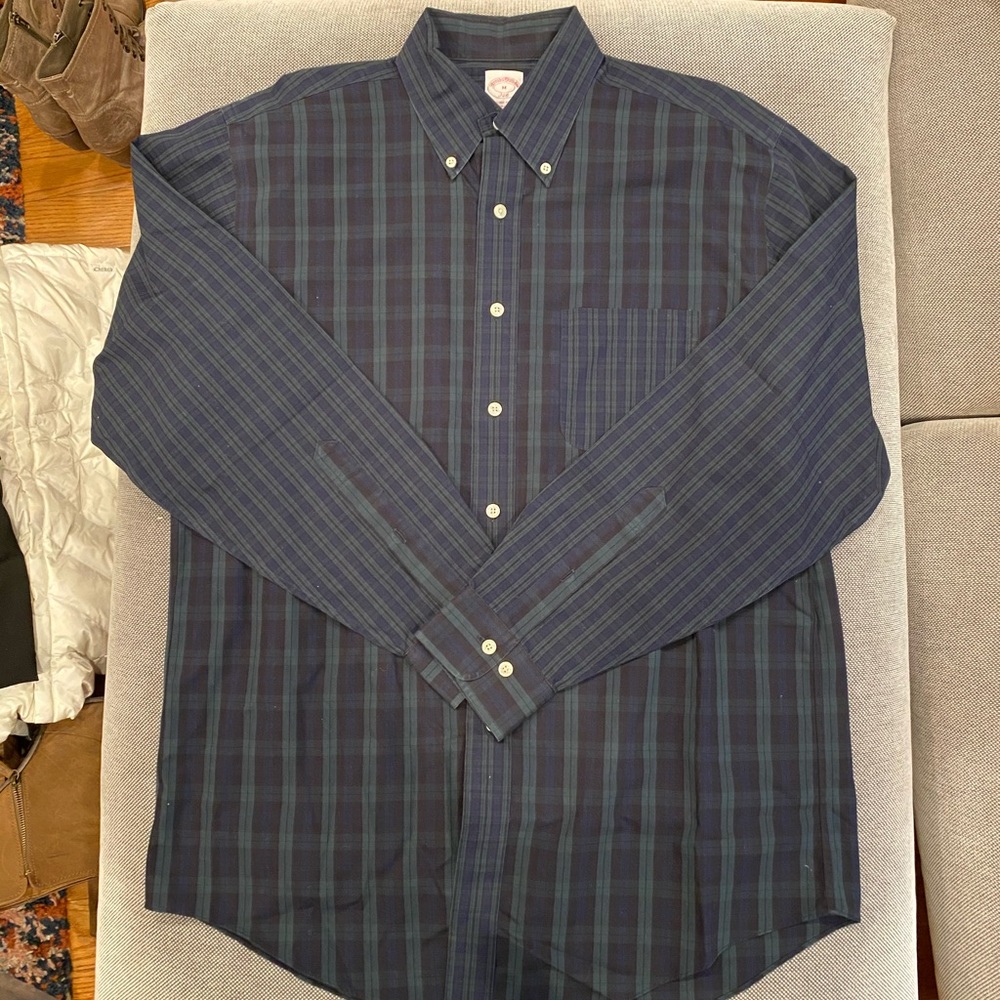 Brooks Brothers men’s dress shirt. Size M